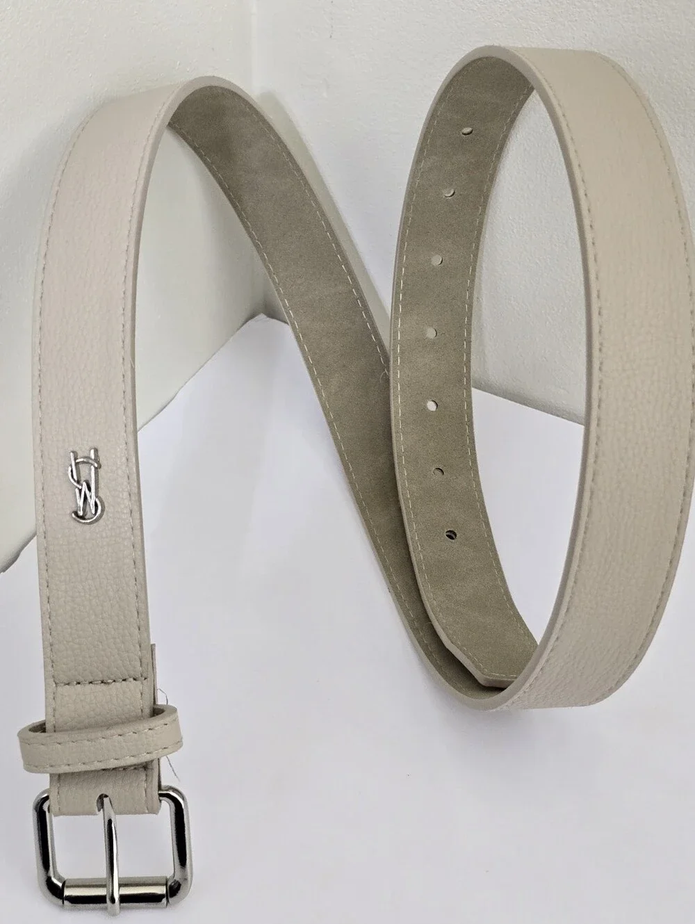 STEVE MADDEN size XL Faux Leather Fashion Logo Belt Cream